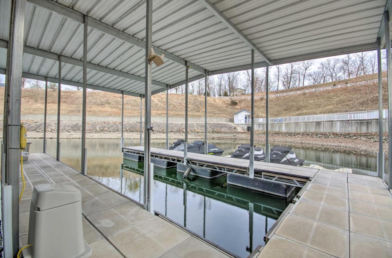 Breezy Lake Ozark Escape Dock, Slip And Pool! Kültér fotó